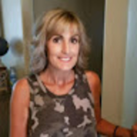 Meet your Posher, Deedee - Picture 1 of 1